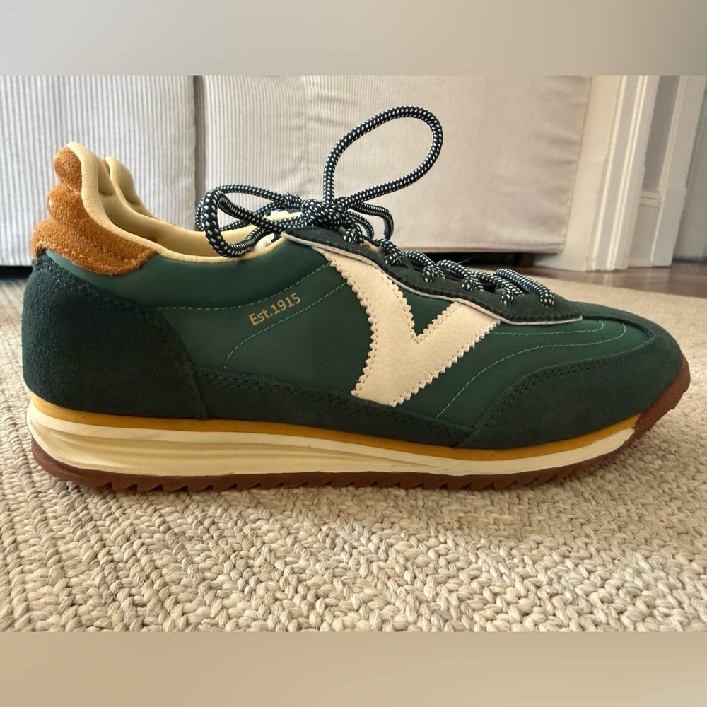 Victoria Women’s Saturn in Verde. Size 41. Only worn a handful of times.